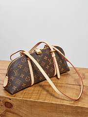 Colestore Louis Vuitton Squire East West Monogram coated canvas 29 x 14 x 8 cm - 3