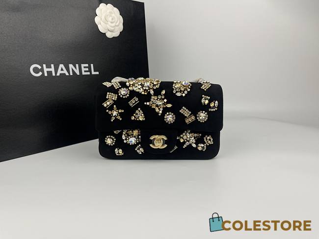 Colestore Chanel Fall-Winter 2025/26 MINI CLASSIC HANDBAG Velvet, Strass, Imitation Pearls & Gold-Tone Metal Black, Crystal & Golden 20x10x7cm - 1