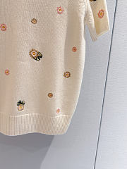 Colestore  Dior Short-Sleeved Embroidered Sweater Ecru Cashmere Knit with Multicolor Dior Water Lily Motif - 2