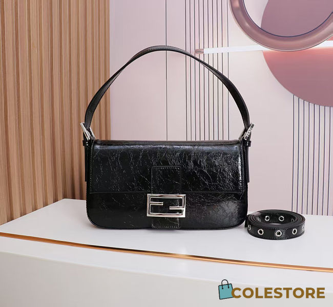 Colestore Fendi Baguette 26424 Crackled Black Leather Bag 26x14x4cm - 1