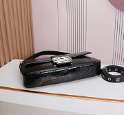 Colestore Fendi Baguette 26424 Crackled Black Leather Bag 26x14x4cm - 5