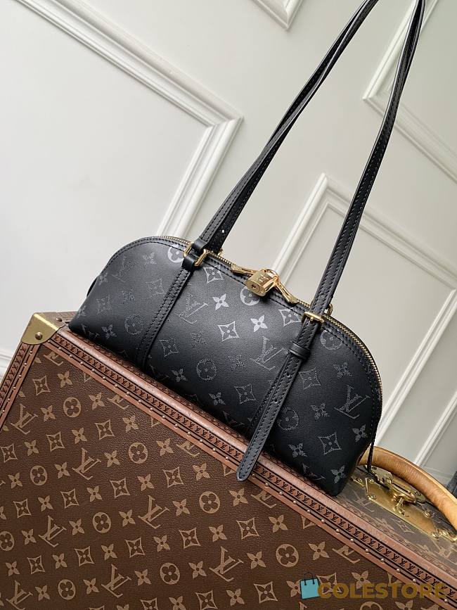 Colestore Louis Vuitton Squire East West Boldly Black 29 x 14 x 8 cm - 1