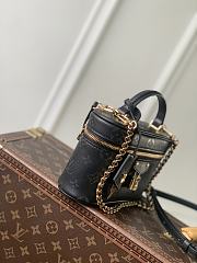 Colestore Louis Vuitton Vanity Chain Pouch Boldly Black Calfskin leather 19 x 11.5 x 6.5cm - 2