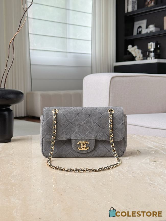 Colestore Chanel Fall Winter 2026 Pre-Collection Mini Flap bag   Suede Calfskin & Gold Metal  Dark Grey 13x20x6cm - 1