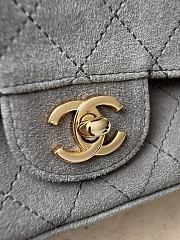 Colestore Chanel Fall Winter 2026 Pre-Collection Mini Flap bag   Suede Calfskin & Gold Metal  Dark Grey 13x20x6cm - 4