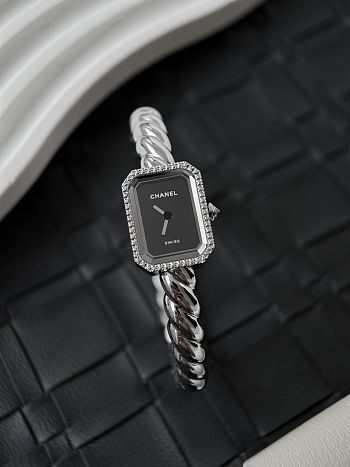 Colestore Chanel Première Galon watch Silver and diamonds, black-laquered dial 19.7 x 15.2 x 7.5 mm