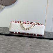 Colestore Chanel Métiers d’art 2026   Classic 11.12 Handbag   Embroidered Wool Crepe, Raffia, Glass Beads & Gold-Tone Metal  Ecru & Red 15.5 x 25.5 x 6.5cm - 5