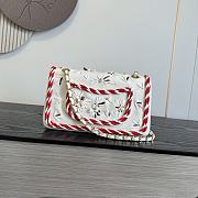 Colestore Chanel Métiers d’art 2026   Classic 11.12 Handbag   Embroidered Wool Crepe, Raffia, Glass Beads & Gold-Tone Metal  Ecru & Red 15.5 x 25.5 x 6.5cm - 2