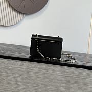 Colestore Chanel Fall Winter 2026 Pre-Collection   Flap Bag Minaudiere   Plexi & Gold-Tone Metal  Black, Gold & Pearly White  8.5 x 12 x 4.5cm - 4