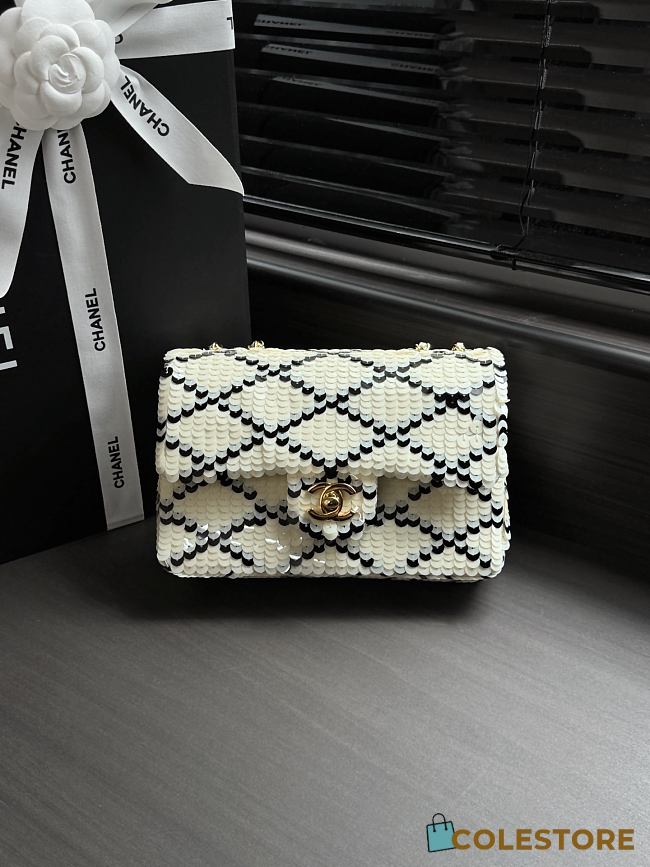 Colestore Chanel Small Flap Bag Sequins & Gold-Tone Metal, Black & White 21 x 14 x 8 cm - 1