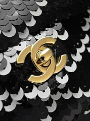 Colestore Chanel Small Flap Bag Sequins & Gold-Tone Metal, White & Black 21 x 14 x 8 cm - 4