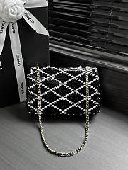 Colestore Chanel Small Flap Bag Sequins & Gold-Tone Metal, White & Black 21 x 14 x 8 cm - 3