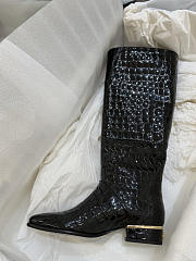 Colestore  Chanel Métiers d’art 2026   High Boots   Crocodile Embossed Patent Calfskin  Black - 1