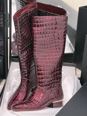 	 Colestore Chanel Métiers d’art 2026 High Boots Crocodile Embossed Patent Calfskin Burgundy