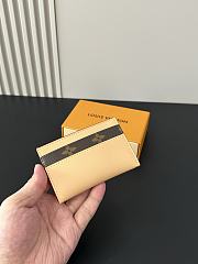 Colestore Louis Vuitton Double Card Holder Monogram Pets Beige 11 x 7 x 1.5 cm - 2