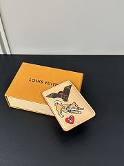 Colestore  Louis Vuitton Porte-Cartes Magnet Monogram Pets Beige 6.5 x 9.5 x 0.5 cm - 2