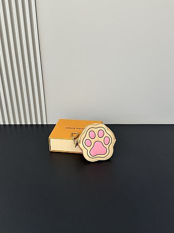 Colestore Louis Vuitton Paw Coin Pouch Monogram Pets Beige 13 x 13 x 2 cm