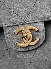 Colestore Chanel Fall Winter 2026 Pre-Collection Maxi Flap bag Suede Calfskin & Gold-Tone Metal Dark Gray 19.5 x 32 x 10cm - 3