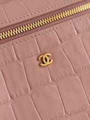 Colestore Chanel Métiers d’art 2026 Vanity with Chain Crocodile Embossed Calfskin & Gold-Tone Metal Pink 17 x 19.5 x 5cm - 5
