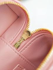 Colestore Chanel Métiers d’art 2026 Vanity with Chain Crocodile Embossed Calfskin & Gold-Tone Metal Pink 17 x 19.5 x 5cm - 6