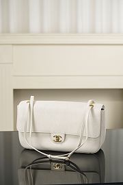 Colestore Chanel Maxi Flapbag Grained Calfskin & Gold Tone Metal White 19.5 x 32 x 10cm - 1