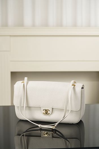 Colestore Chanel Maxi Flapbag Grained Calfskin & Gold Tone Metal White 19.5 x 32 x 10cm