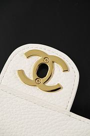 Colestore Chanel Maxi Flapbag Grained Calfskin & Gold Tone Metal White 19.5 x 32 x 10cm - 6