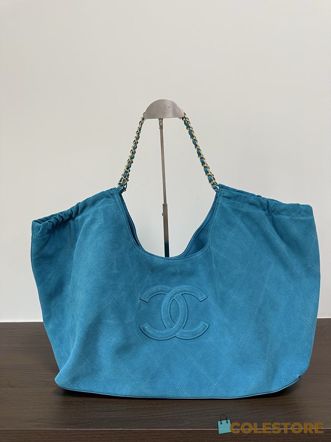 Colestore Chanel Fall Winter 2026 Pre-Collection   Shopping Bag   Suede Calfskin & Gold-Tone Metal  Blue  24.5 x 44.5 x 18cm - 1