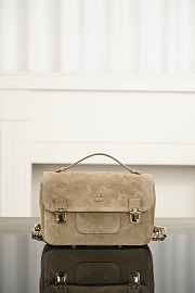 Colestore Chanel Fall Winter 2026 Pre-Collection   Backpack   Suede Calfskin & Gold-Tone Metal  Beige  17 x 25.5 x 6cm - 1