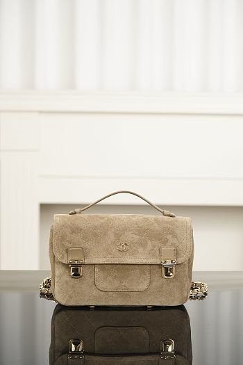 Colestore Chanel Fall Winter 2026 Pre-Collection   Backpack   Suede Calfskin & Gold-Tone Metal  Beige  17 x 25.5 x 6cm