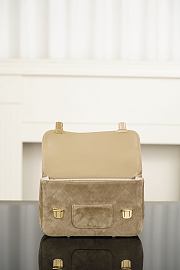 Colestore Chanel Fall Winter 2026 Pre-Collection   Backpack   Suede Calfskin & Gold-Tone Metal  Beige  17 x 25.5 x 6cm - 4