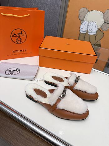Colestore Hermes Oz mule Naturel / Écru in goatskin and shearling with iconic Kelly buckle