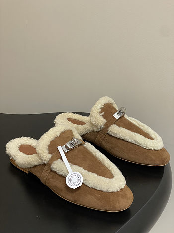 Colestore Hermes Oz mule Miel / Écru in suede goatskin and shearling