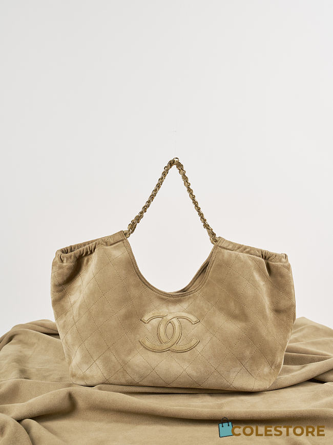 	 Colestore Chanel Fall Winter 2026 Pre-Collection Shopping Bag Suede Calfskin & Gold-Tone Metal Beige 24.5 x 44.5 x 18cm - 1