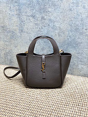Colestore YSL Saint Laurent LE 5 À 7 BABY BEA in grained leather in Brown/Arabica 18x15x13cm - 1