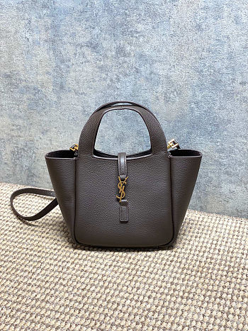 Colestore YSL Saint Laurent LE 5 À 7 BABY BEA in grained leather in Brown/Arabica 18x15x13cm