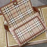 Colestore  Burberry Note Bag in Archive beige/briar brown  25 x 8.5 x 18cm - 5