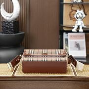 Colestore  Burberry Note Bag in Archive beige/briar brown  25 x 8.5 x 18cm - 4