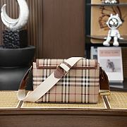 Colestore  Burberry Note Bag in Archive beige/briar brown  25 x 8.5 x 18cm - 2