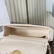 Colestore Dior Médaillon Pouch Latte Smooth Calfskin 25 x 12 x 6 cm - 4