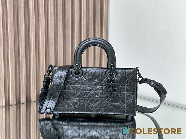 	 Colestore Dior Meidum Lady D-Sire Bag Black Macrocannage Crinkled Calfskin 26 x 15 x 8 cm - 1