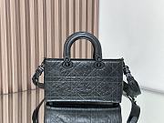 	 Colestore Dior Meidum Lady D-Sire Bag Black Macrocannage Crinkled Calfskin 26 x 15 x 8 cm - 3