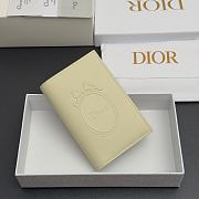 Colestore Dior Salon Passport Cover Mimosa Dior Médaillon Debossed Calfskin 10 x 14 x 2 cm - 3