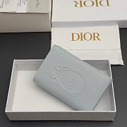 Colestore Dior Salon Passport Cover Ice Blue Dior Médaillon Debossed Calfskin 10 x 14 x 2 cm - 3
