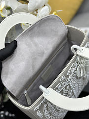 Colestore Dior Medium Lady Dior Bag – White Embellished/Beaded Heart Design 24 x 20 x 11 cm - 6
