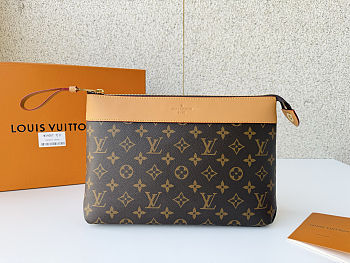 Colestore Louis Vuitton Pochette Voyage Souple Monogram coated canvas Brown 30 x 21 x 7.5cm