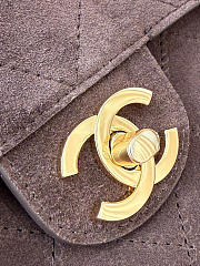 Colestore Chanel Métiers d’art 2026   Maxi Flap bag   Suede Calfskin & Gold-Tone Metal  Dark Brown 19.5 x 32 x 10cm - 2
