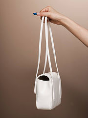 	 Colestore Chanel Small Flap Bag Grained Shiny Calfskin & Gold-Tone Metal White 15 x 22 x 7cm - 3