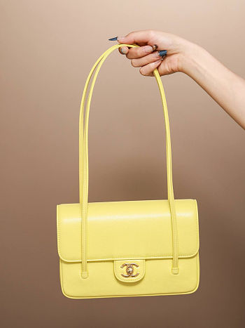 	 Colestore Chanel Small Flap Bag Grained Shiny Calfskin & Gold-Tone Metal Yellow 15 x 22 x 7cm