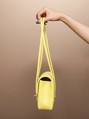 	 Colestore Chanel Small Flap Bag Grained Shiny Calfskin & Gold-Tone Metal Yellow 15 x 22 x 7cm - 6